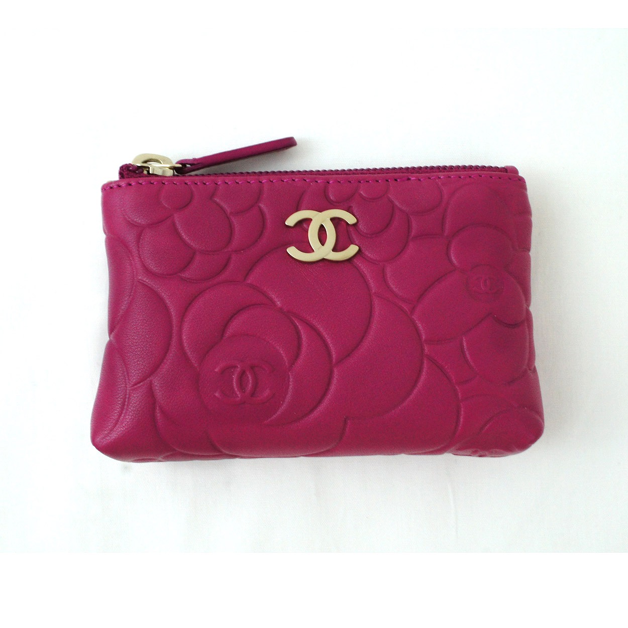 Women's :: Wallets and Coin Cases :: Key Cases :: CHANEL Camellia fuschia  pink Lambskin coin purse / key case Gold CC